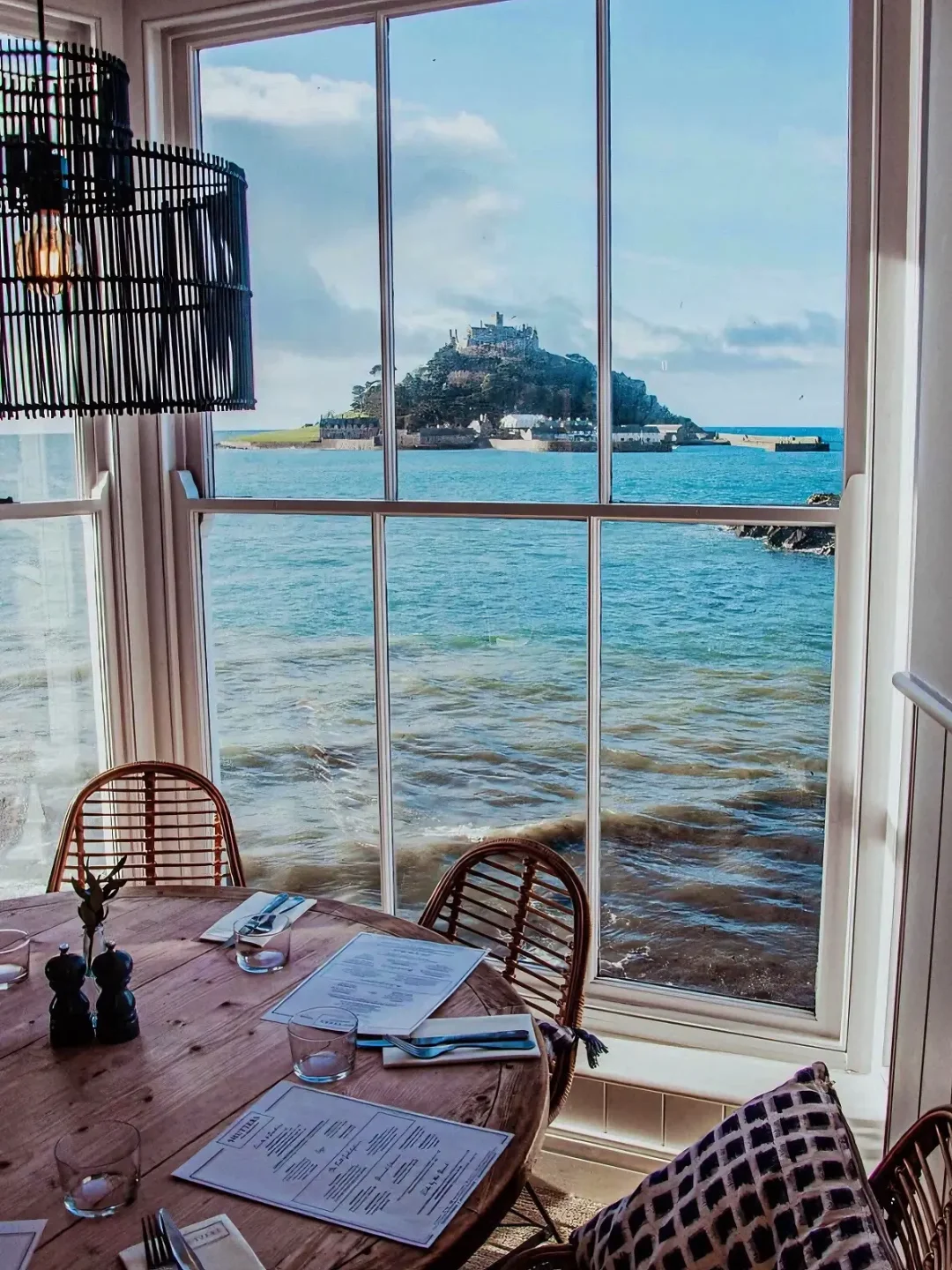 英国康沃尔🌊眺望圣迈克尔山绝美景观餐厅！