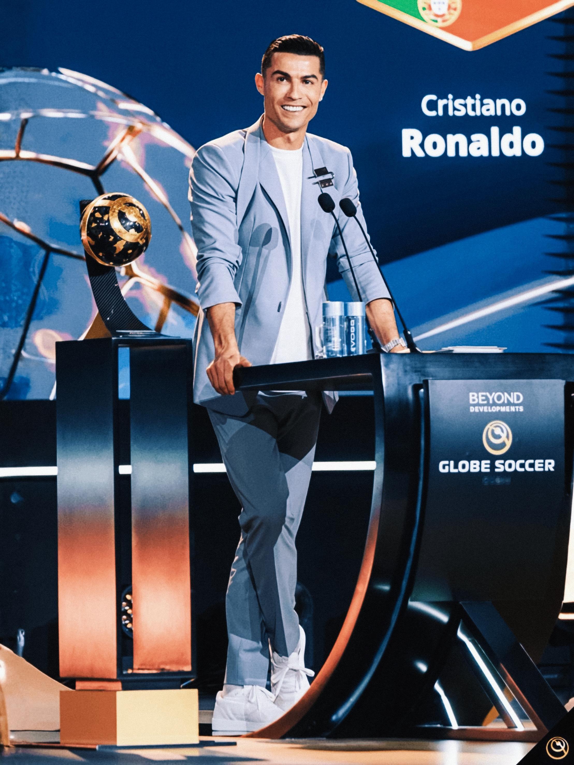 C罗C罗日常 🛑 «环球足球»官方已确认，克里斯蒂亚诺·罗纳尔多将出席12月2