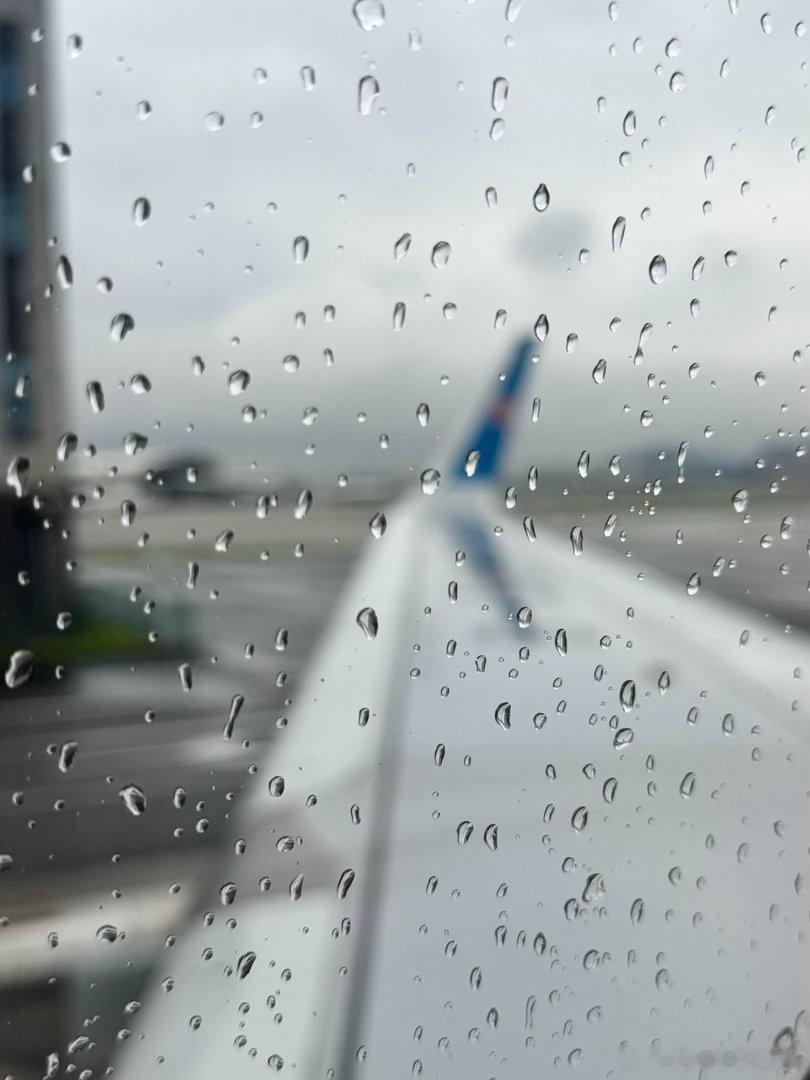 8点钟准点起飞🛫武汉见了[挤眼][不愧是你] ​​​