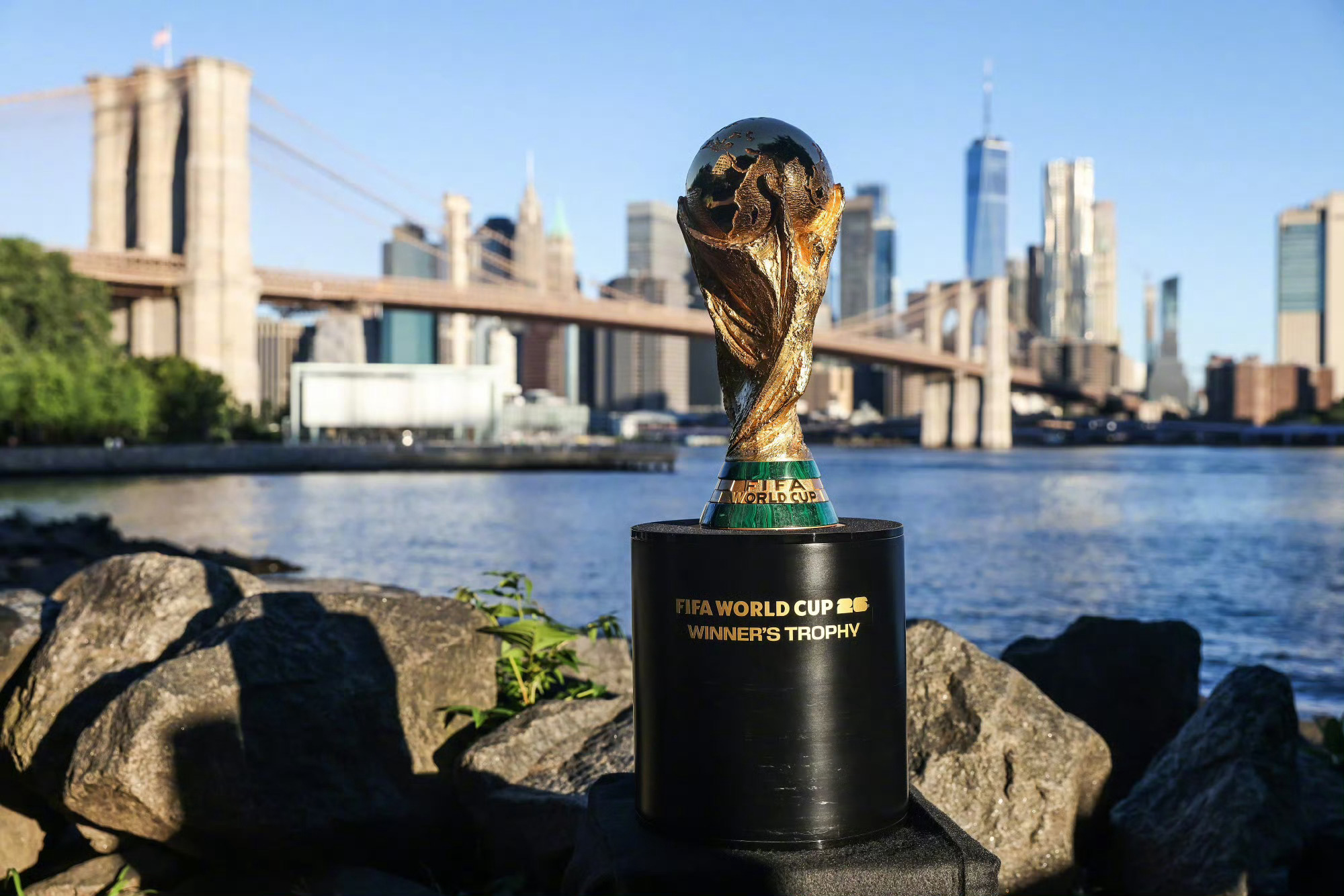 西班牙晒大力神杯2026美加墨世界杯决赛即将在7.20凌晨开始西班牙提前晒出大力