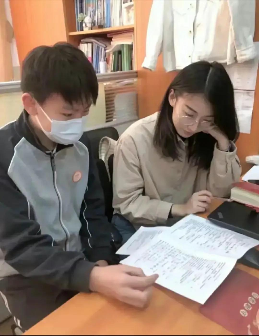 上海25岁女教师出轨16岁学生，长得这么漂亮，为什么会走这条路，这下肠子都悔青了