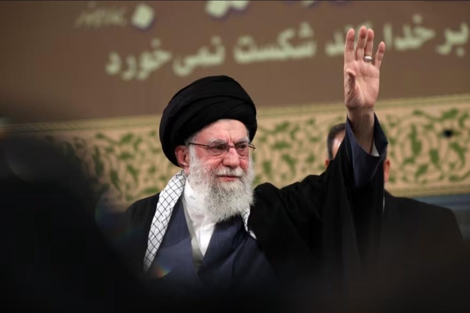 为何选周六黎明？
时间、代号、目标，全是精心设计的陷阱。
 
“咆哮雄狮行动”选