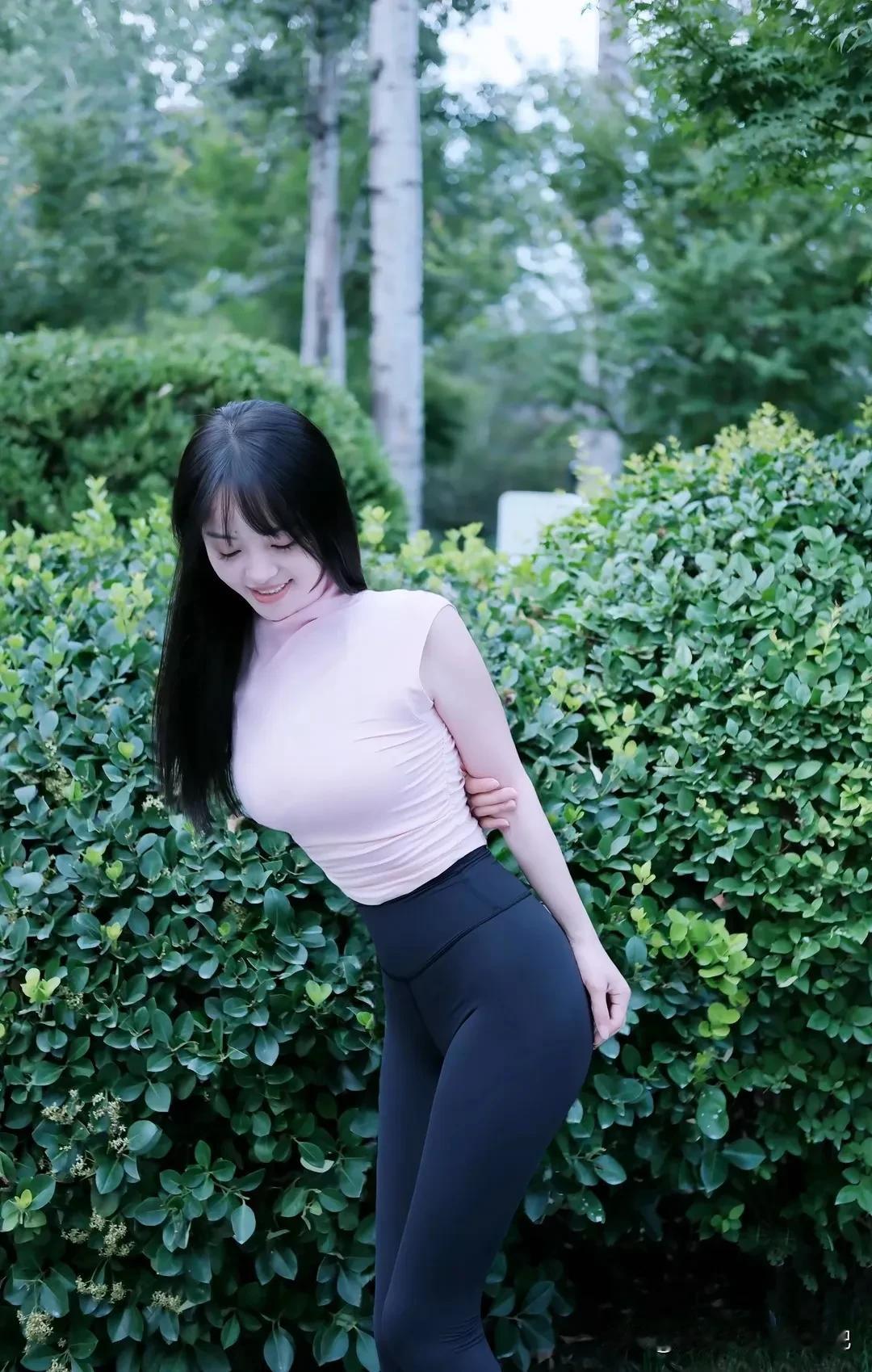 夏日生活打卡季户外体验瑜伽