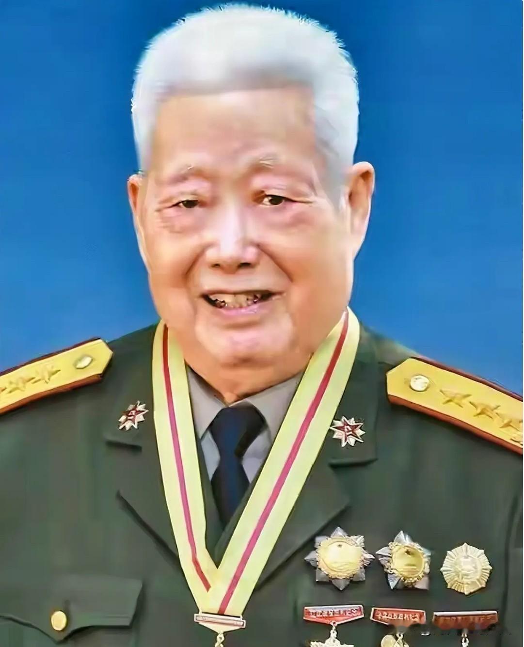 他1938年参军入党，经历抗战、辽沈、平津、渡江、解放海南岛、抗美援朝等战役。是