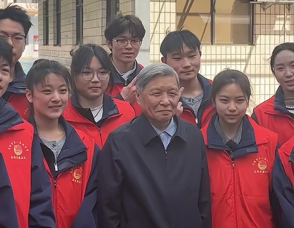 王树国校长河南近况曝光！
这几天西安交大前校长、福耀科技大学校长王树国一直在河南