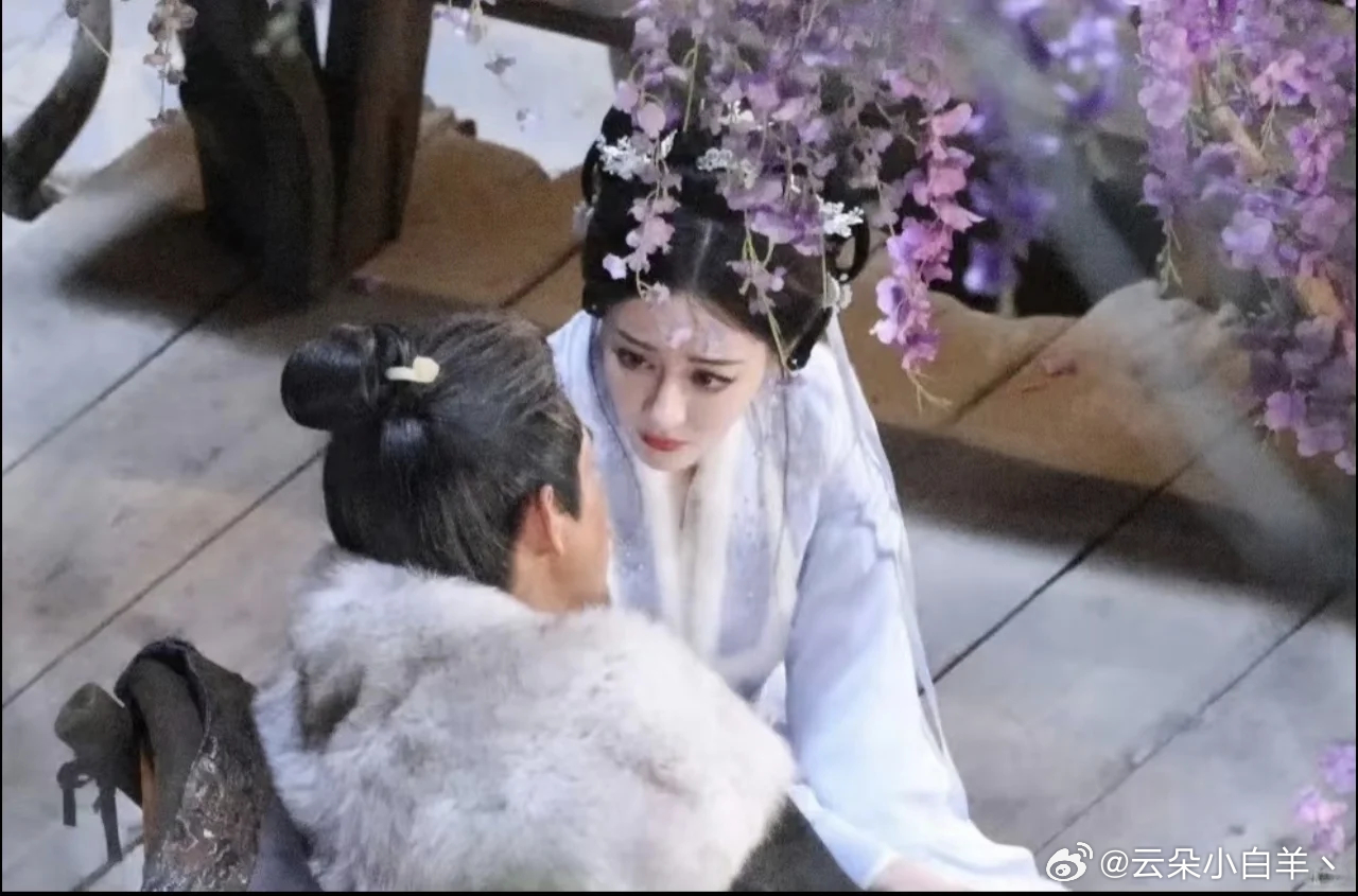 我为蓝色举大旗，百变巴巴，蓝色的造型好丰富啊迪丽热巴[话题]白日提灯[话题]迪丽