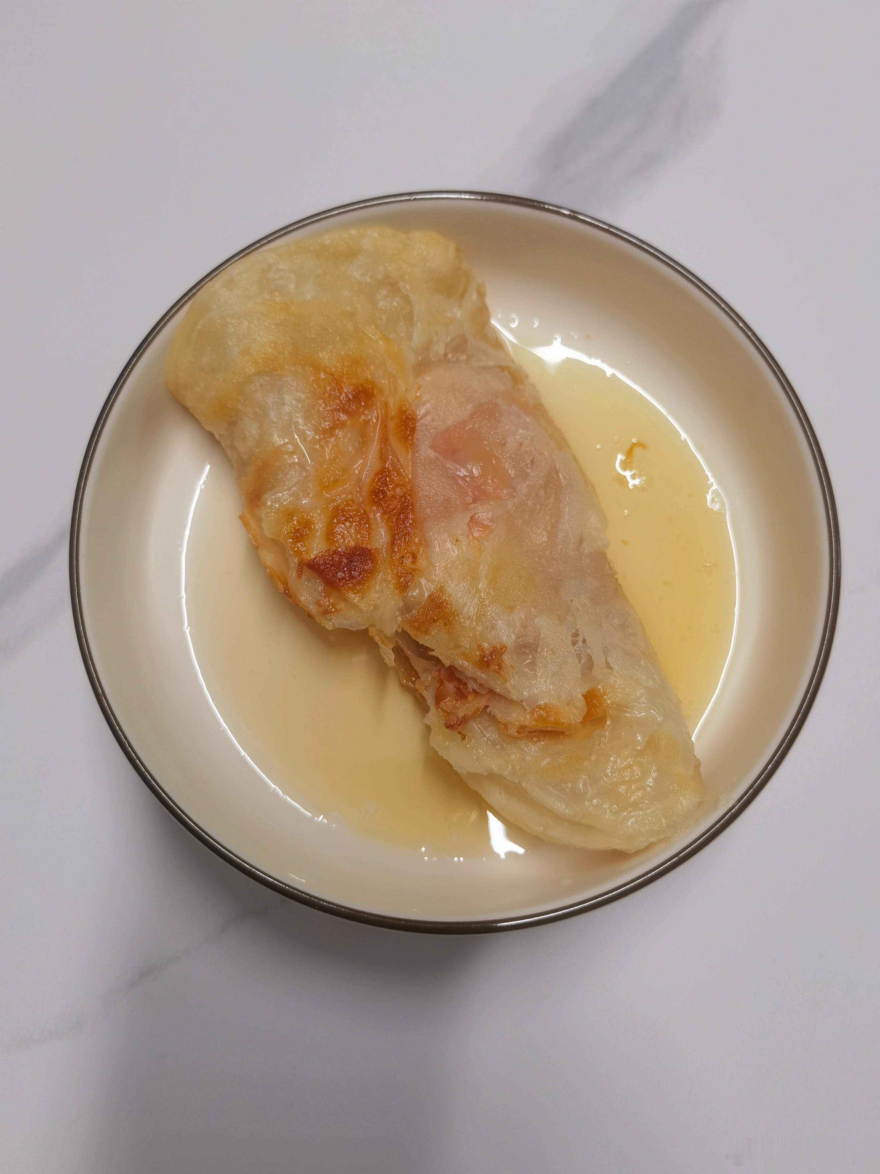 早餐：煎鸡蛋馅的手抓饼只能说美味又好吃