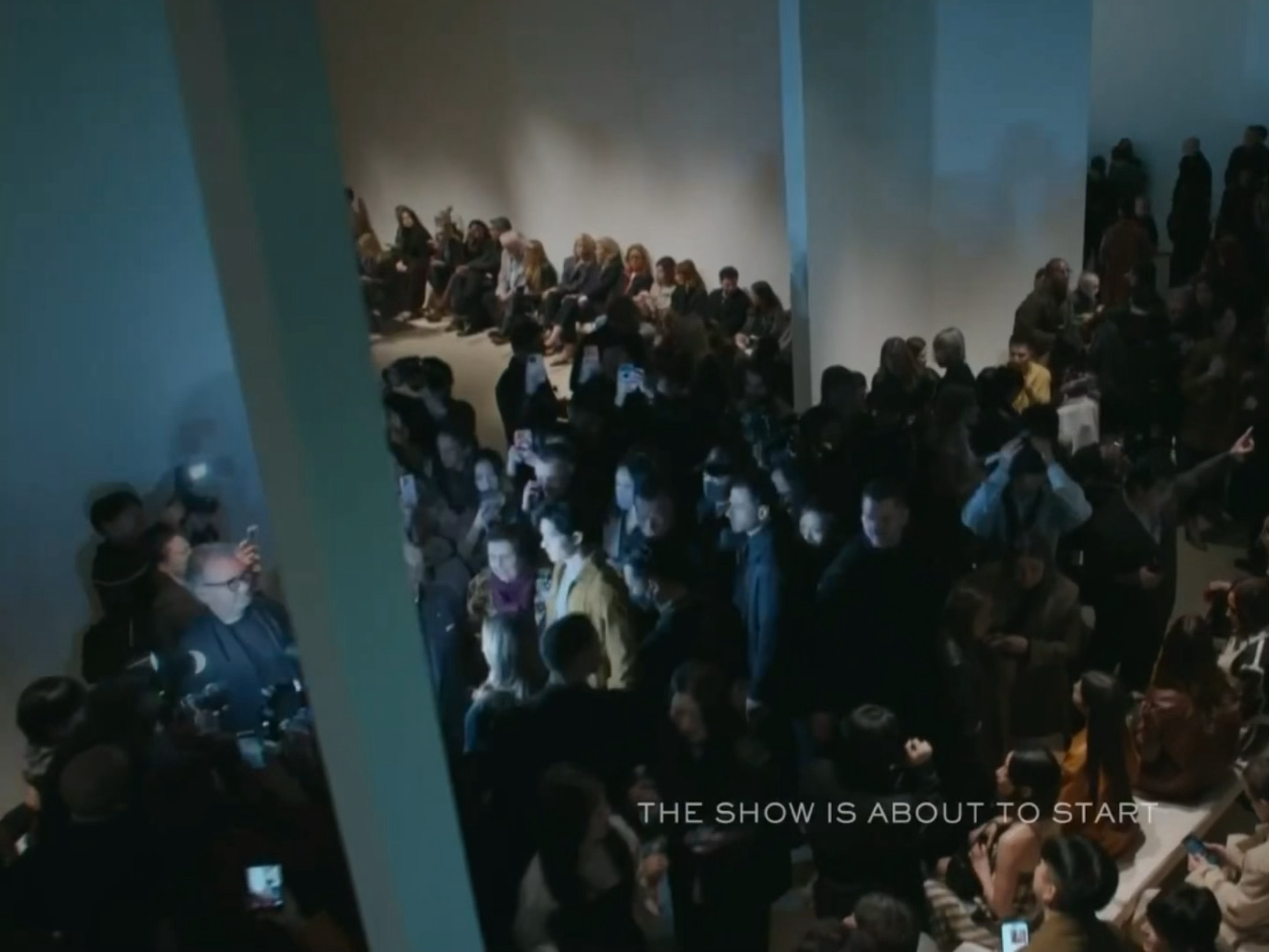 人群和闪光灯最配大明星！肖战tods直播镜头 肖战米兰时装周现场直拍