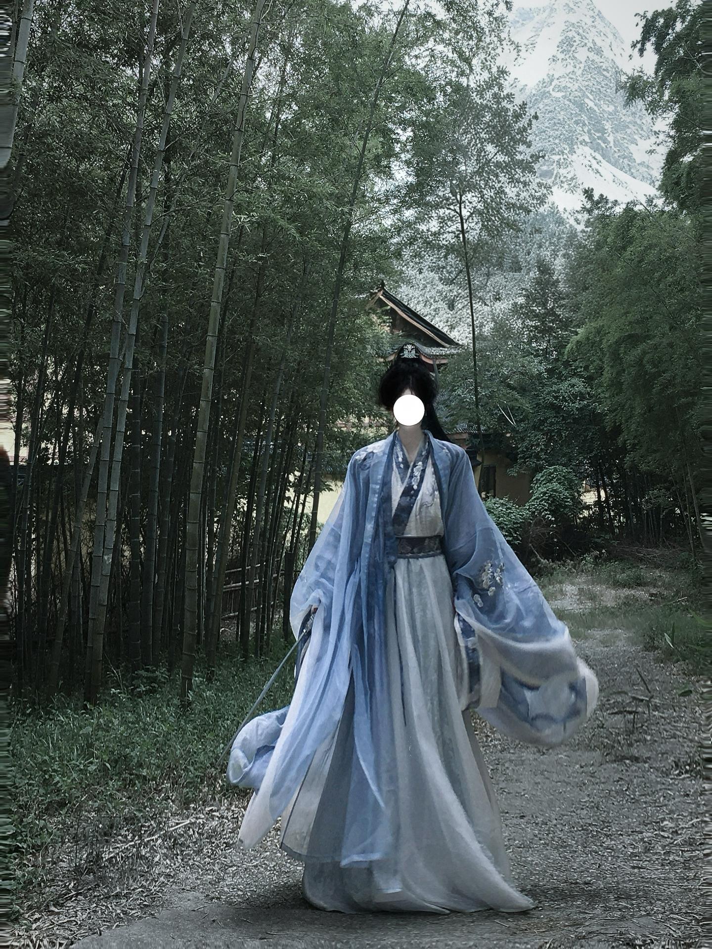 我却只为你折腰…