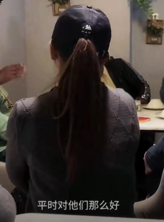 中国姑娘在埃及开中餐厅，结果遭员工集体罢工。
 
一个 95 后的中国回族姑娘，