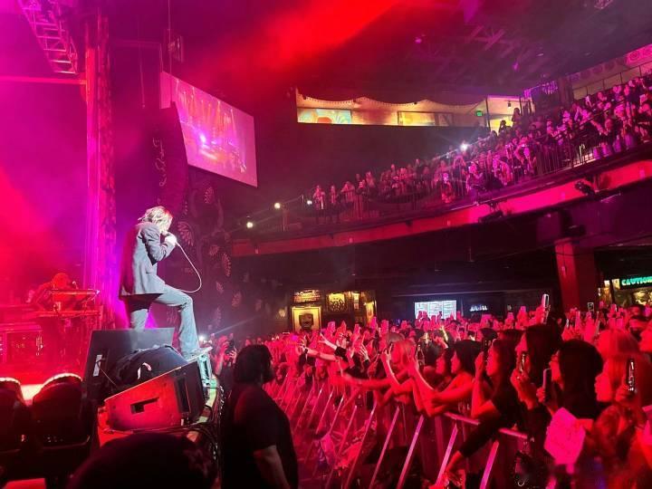 对“世界巡演”和“巨星”有了新的认知这比我去看麻花人还少点蔡徐坤粉丝你们吃的挺好