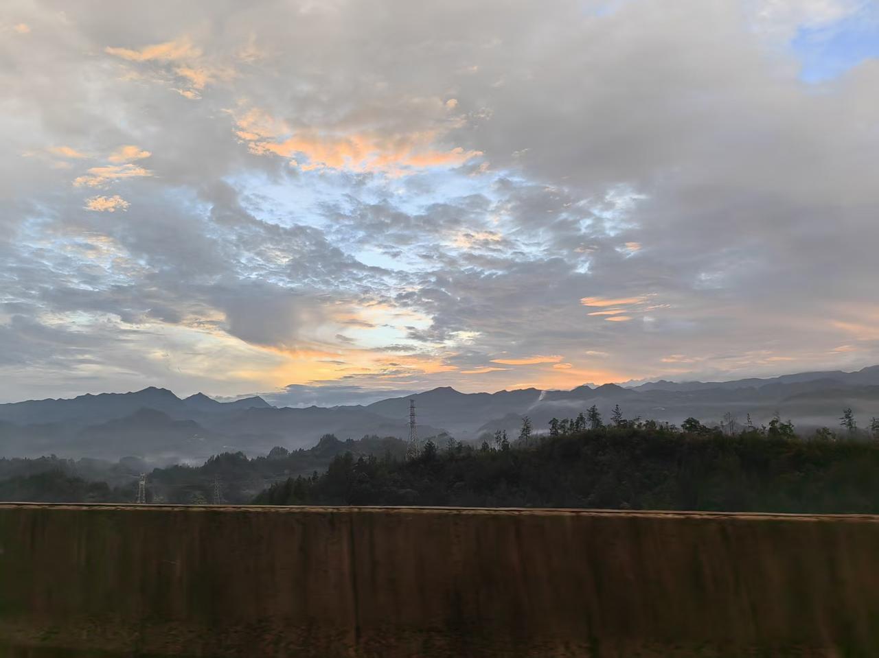 政治性即人性，所以只能限定，不能理想。不然当它必然落入周期中，就会很自然地选择自