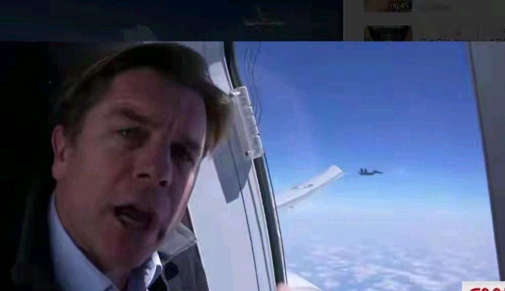 最近熊猫国防部的最新动态在网上热度很高！美军镜头下的歼-11，简直成了咱们最硬核