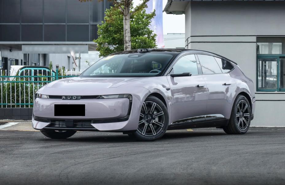 老粉狂喜！奥迪E5 Sportback的驾控DNA和智能化，一个都没少！

对于