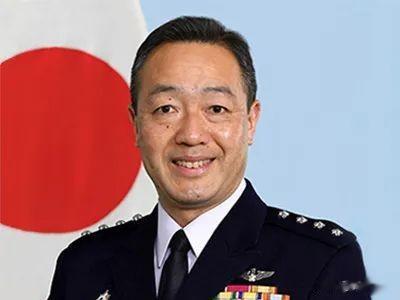近日，日本首相岸田文雄签署命令，任命了新任的自卫队高级军官，岸田文雄任命58岁的