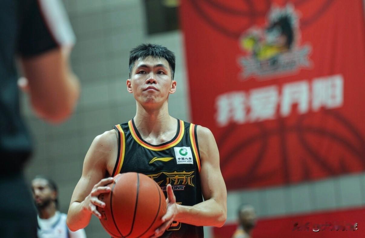 撕开CBA遮羞布第一人！庞峥麟为什么爆发后这么火爆，几乎所有的广西人都在支持他，