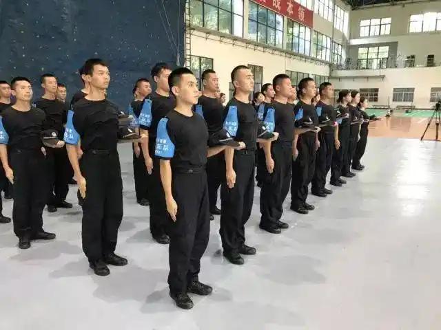 取消劳务派遣辅警在改革推进中的主要障碍：

1，‌财政负担加重‌：
直签后每名辅