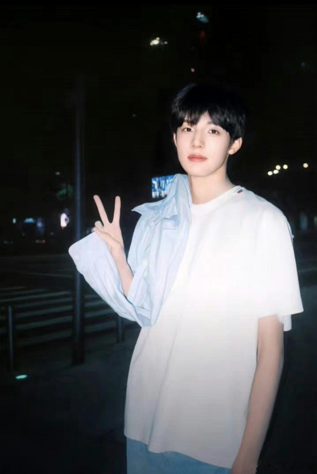 #张泽禹[超话]##张泽禹[超话]##张泽禹[超话]#💚#张泽禹 第一主唱# 