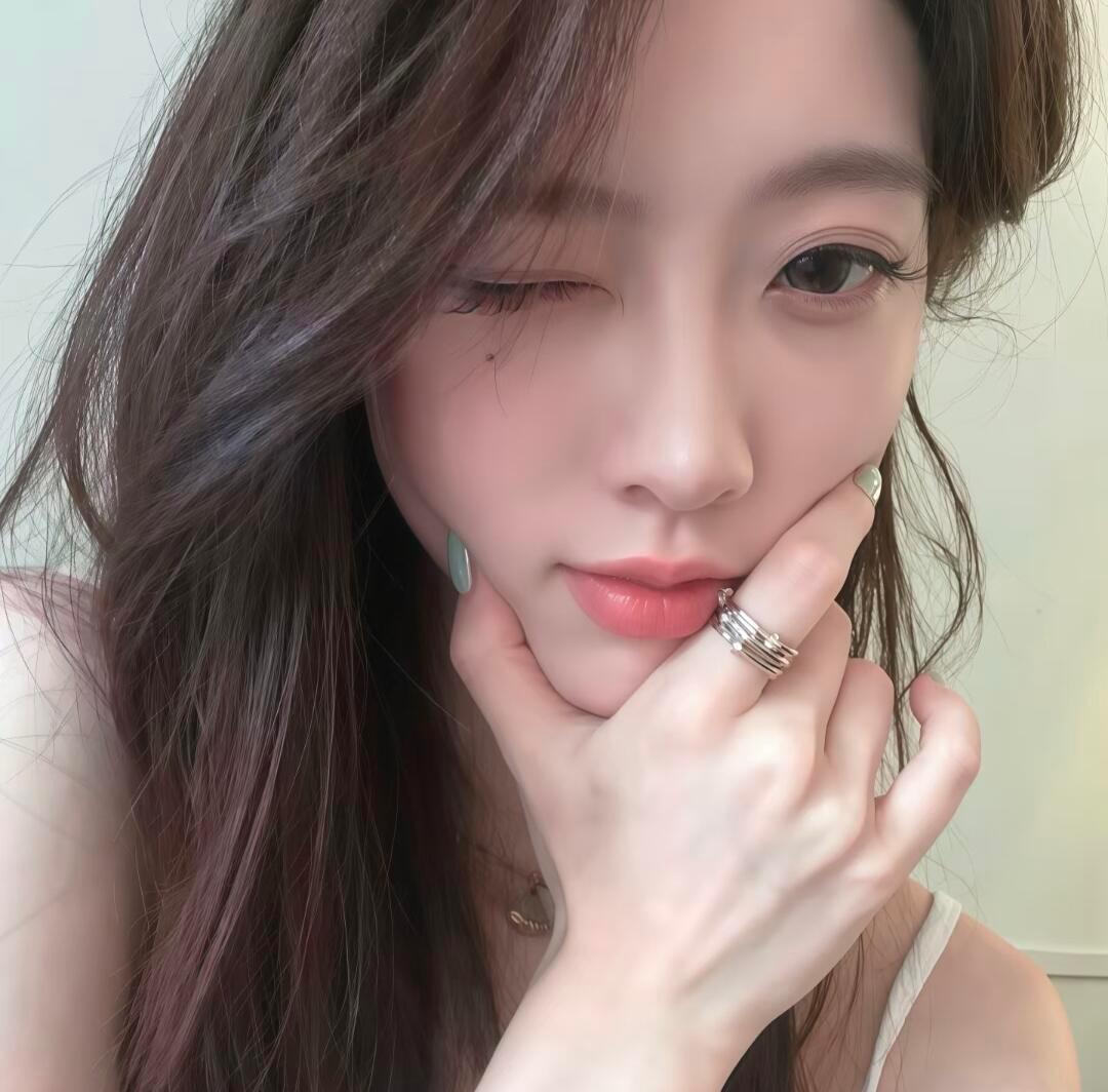 𝙒𝙚𝘾𝙝𝙖𝙩｜白月光干净女头ins风｜小众头像｜氛围感女头｜无水印女