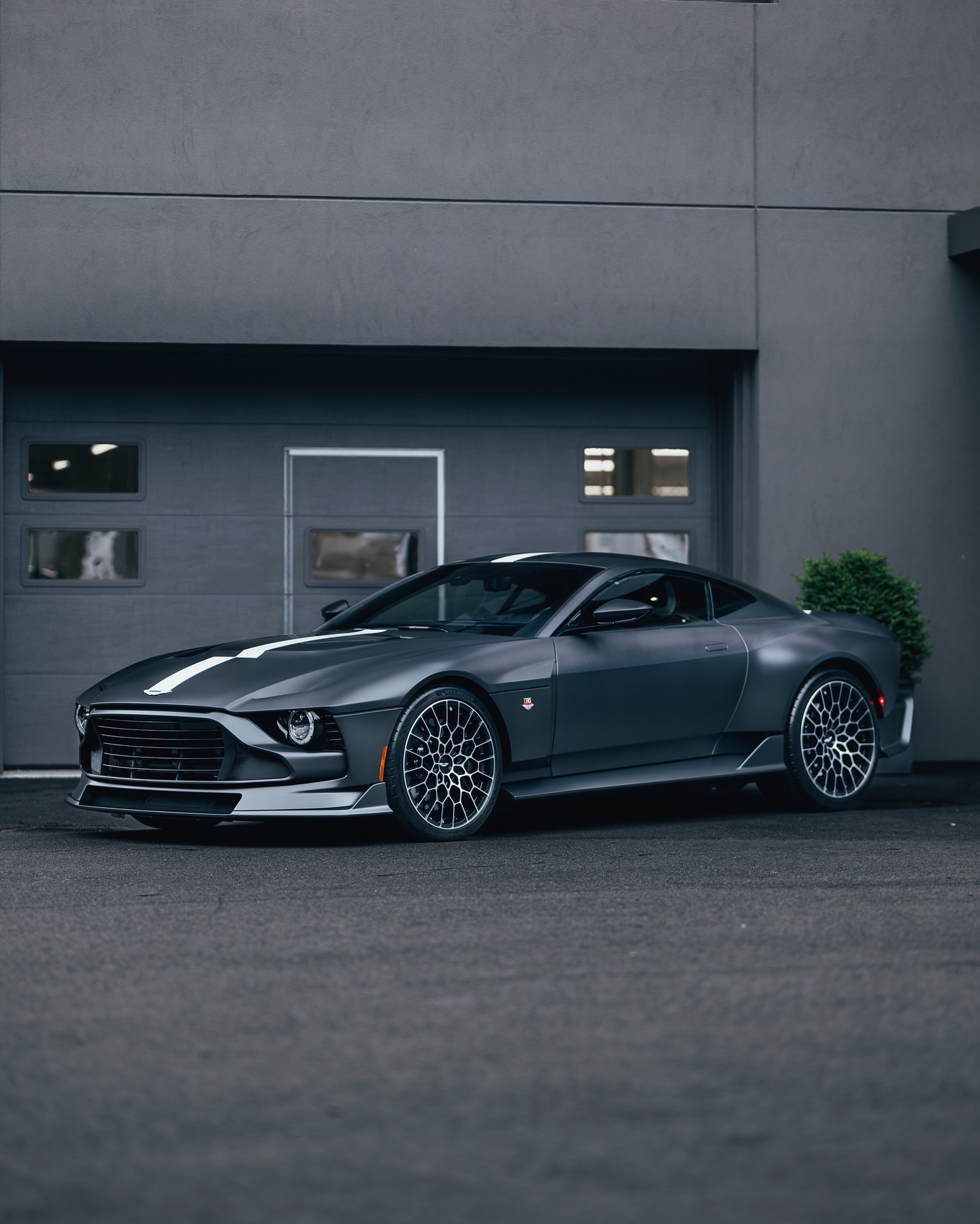 在全球建造的110辆Aston Martin Valours中，只有三辆配备了全