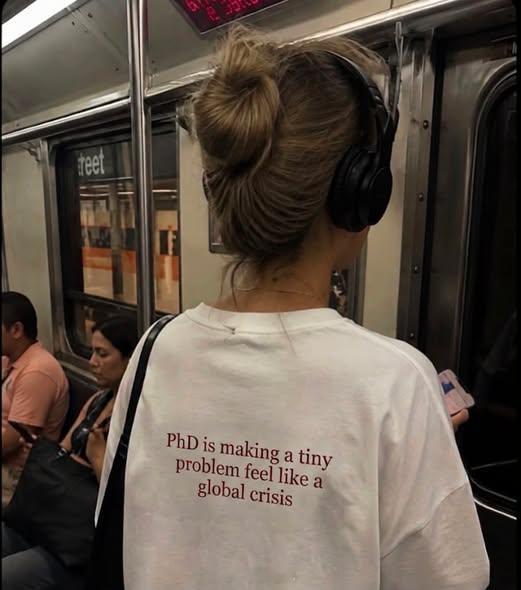 『PhD们总是小题大做』…祝各位PhD们长周末愉快，好好放松😎 