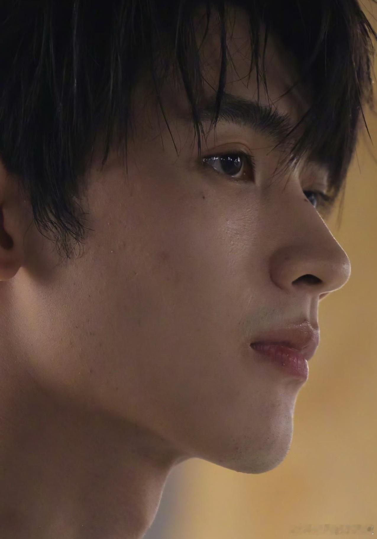 光看脸还蛮能打的，能理解他为啥有粉丝了 