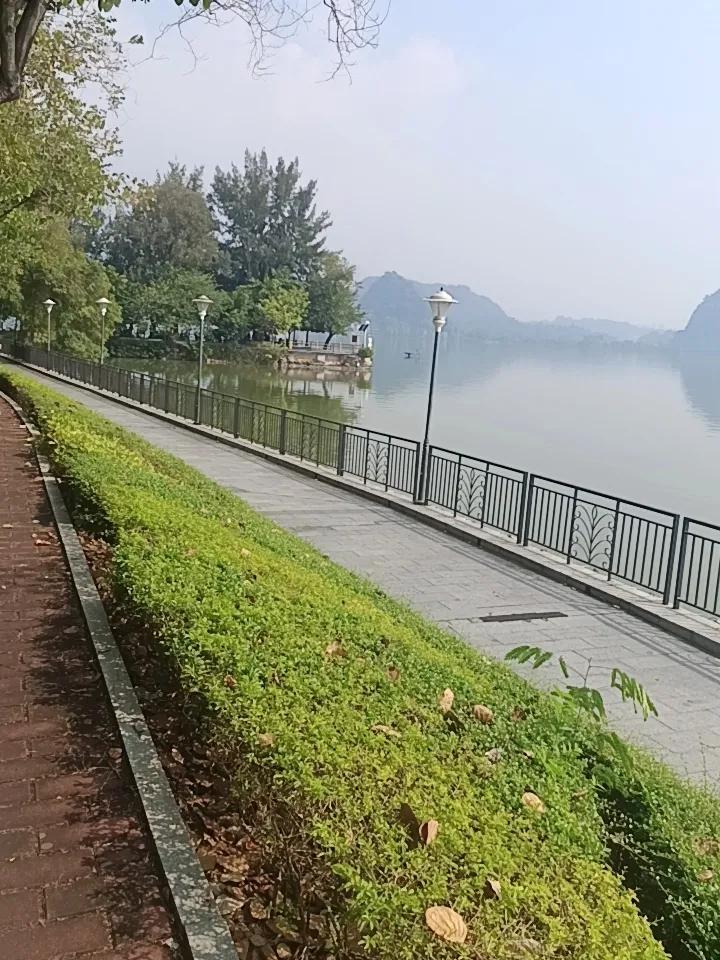 家人们谁懂啊，这就是七星岩风景区了。
环境真的很优美。