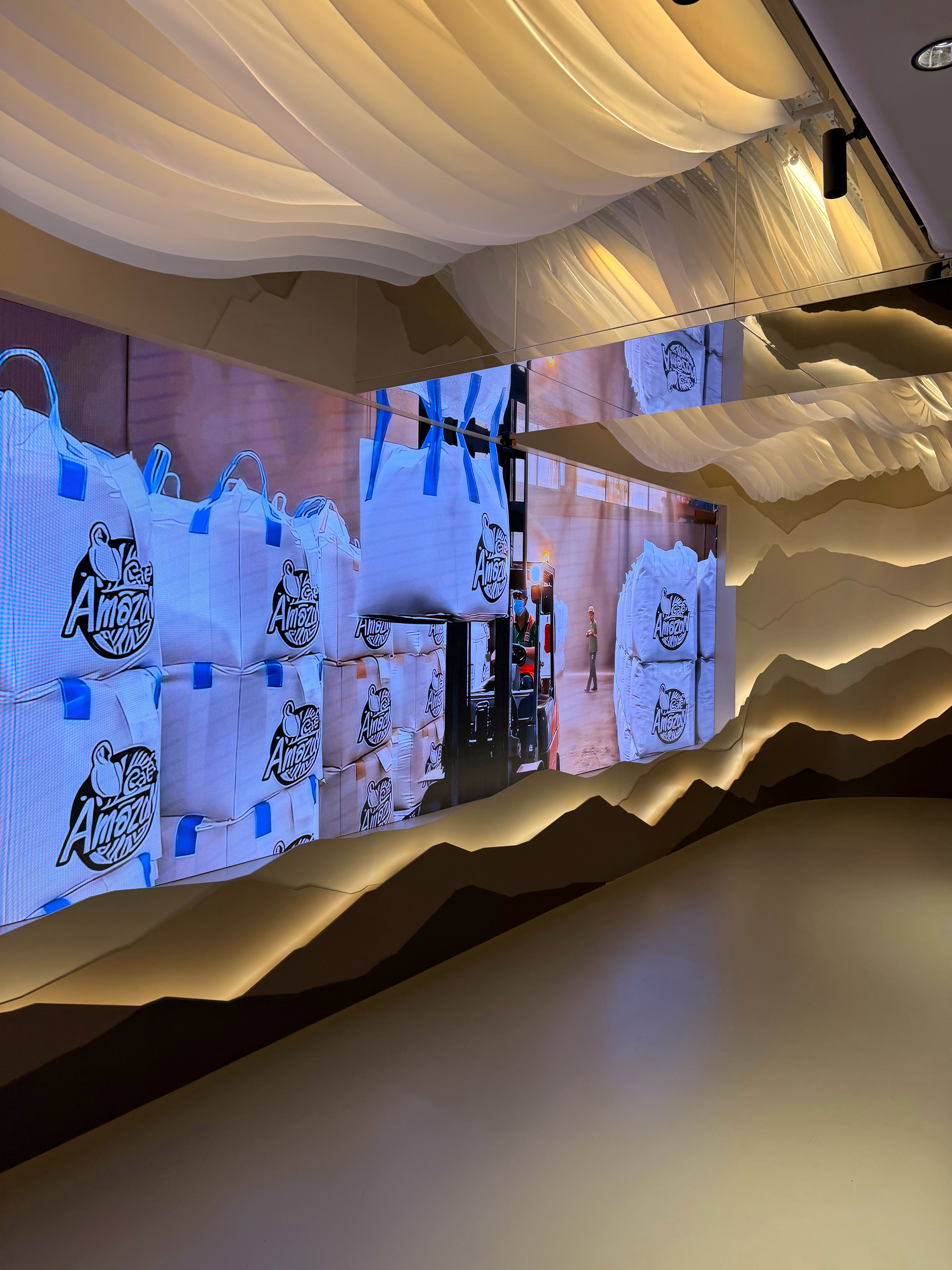 📍BTS Ari 站 2 号出口旁泰国国民咖啡品牌 Café Amazon 打