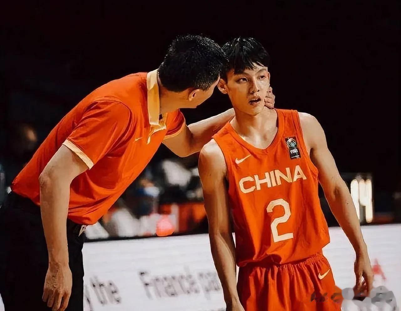 徐杰，国家队不要你，是有原因的！该不会这个夏天太累了吧？
广东宏远首战20分大胜