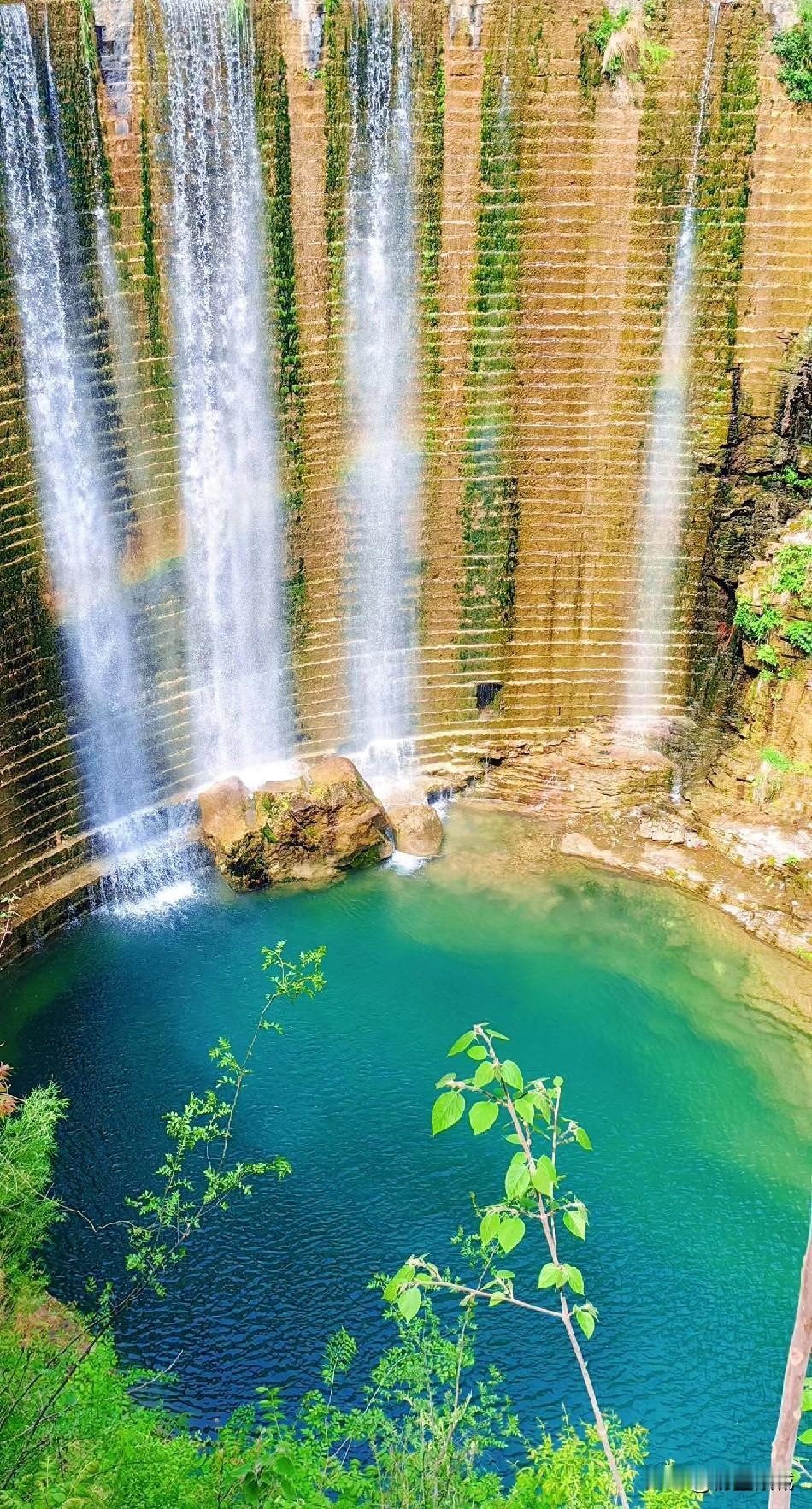 给自己一句话，你会说什么?
爱生活的你
是最美的自己
年龄不是禁锢
是勋章是成就
