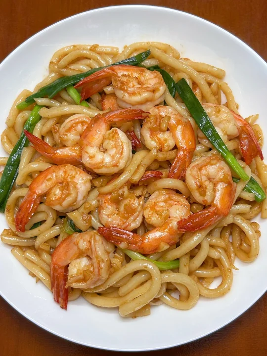 蒜蓉虾仁炒乌冬🦐简单又好吃！一定要试试！！