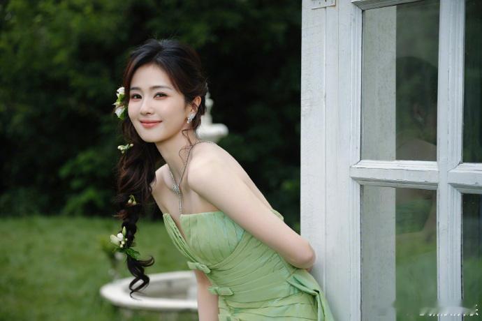 白鹿方六连辟谣 白鹿方六连辟谣这事太有意思了，一下子怼了学历造假、番位造假、违规
