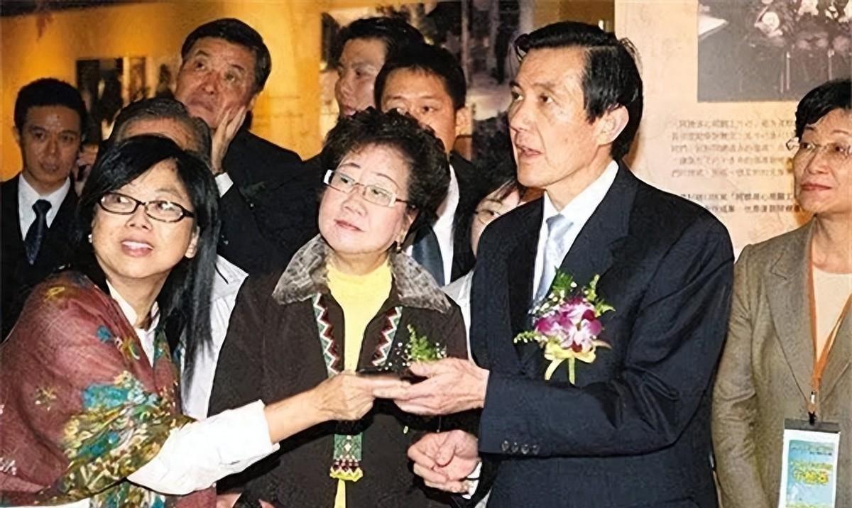 细谈台湾吕秀莲三十年来在两岸之间的两次欺骗行为，我们是否该警惕她的骗局？
199