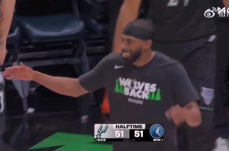马刺vs森林狼nba季后赛马刺轰出炸裂表现，稳稳扳平大比分，系列赛悬念彻底拉满。