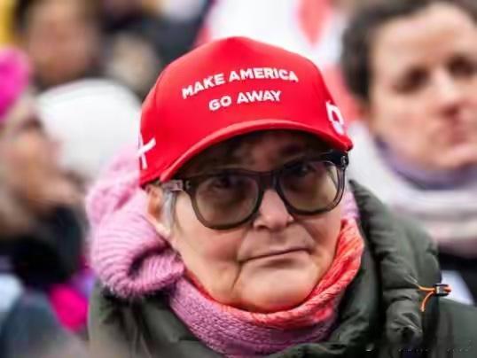 丹麦爆发万人抗议，“让美国走开”红帽被抢空！遭史上最严重分裂，谁能“救”北约？ 