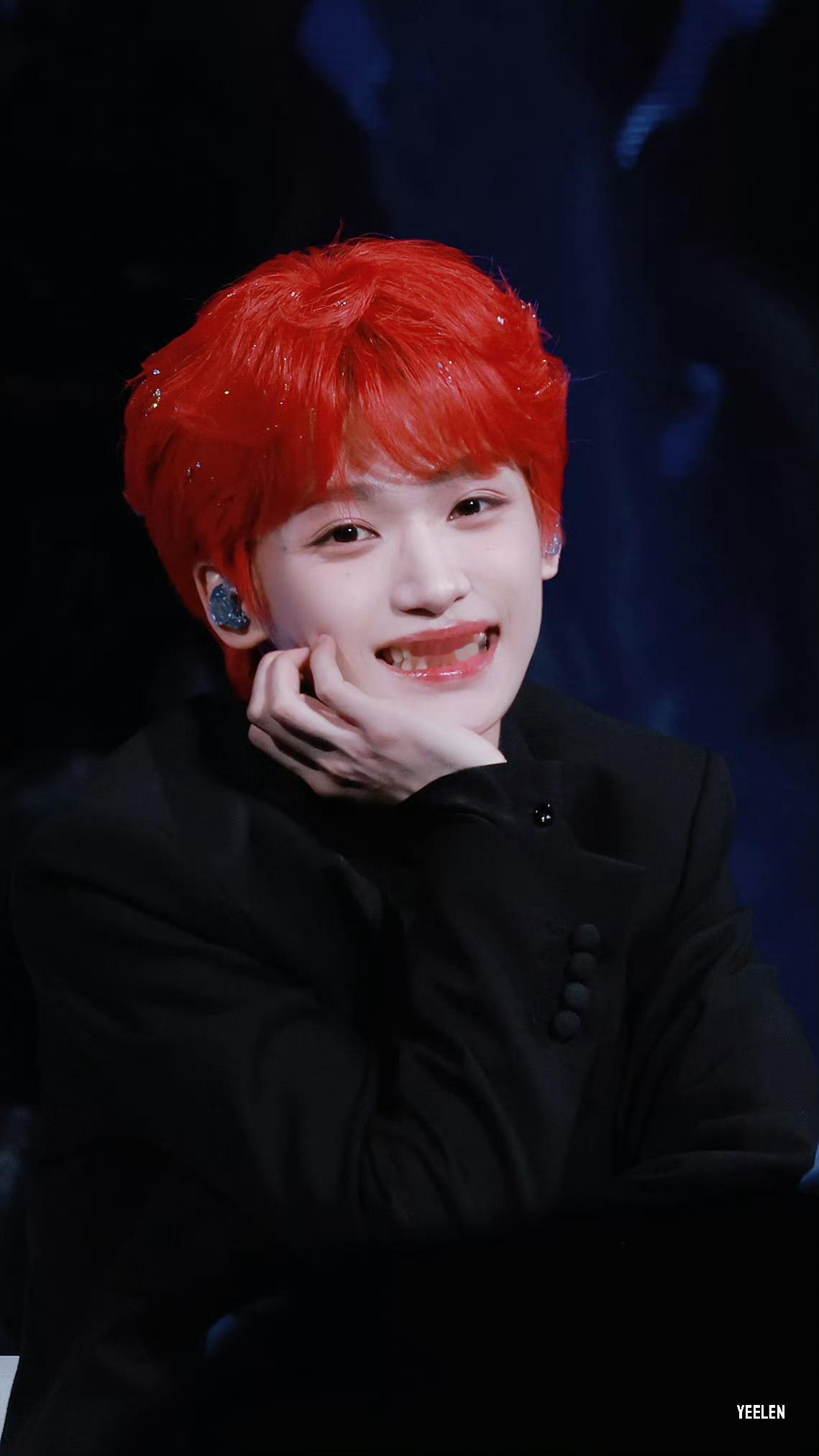 其实我接的是昨天那套发型娃娃脸 今天和day1烧舞来着 