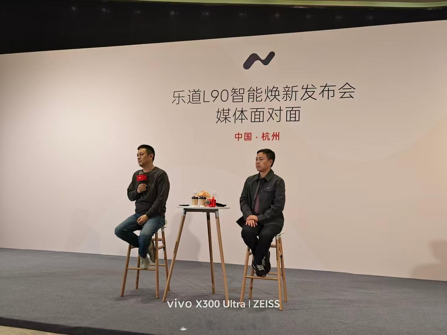 李斌：市场上产品多对于用户来说有更多的选择，我们还是坚持好自己高品质家庭用车的定