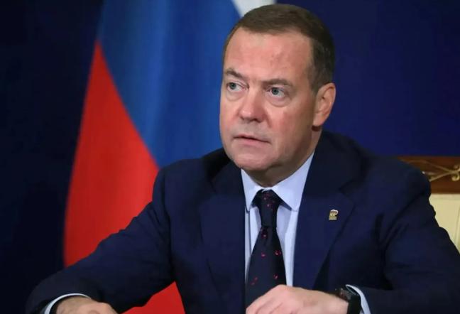 一旦战争打响，中国面临的第一波攻击，可能不是导弹，而是冻结3万亿外汇、切断SWI