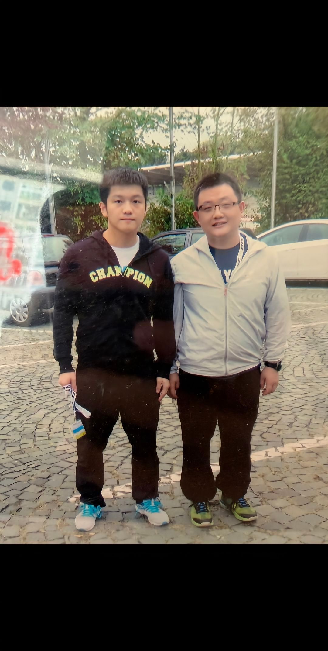 樊振东 🏓【20260325】【合影】cr 🎶 @ 河北贝诺体育用品有限公司