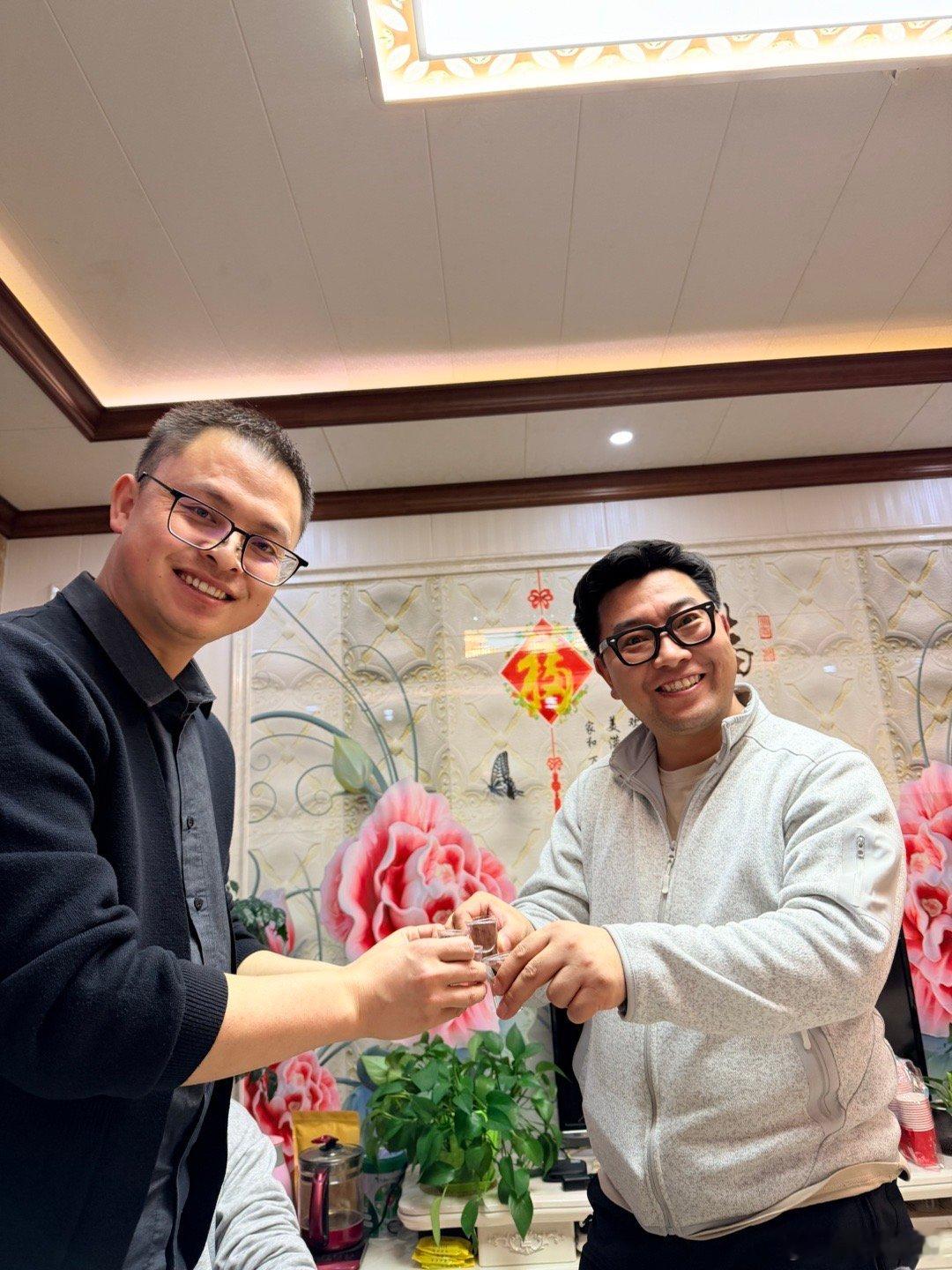 八年前和我一起做南哥说车的牛马双编分别三年后再见了 白银