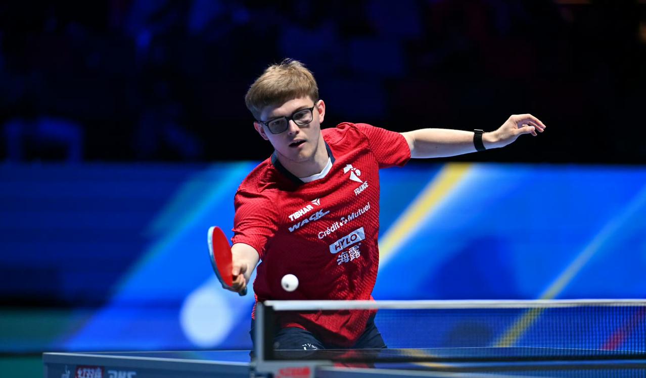 您看看，哪位是哥哥艾力克斯？哪位是弟弟费利克斯？其中 小勒布伦将在今晚挑战王楚钦