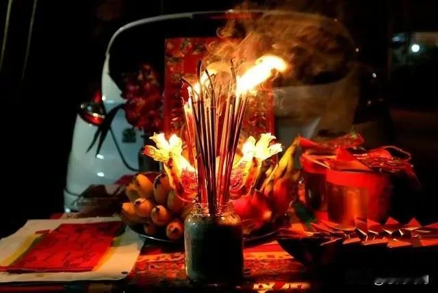 烧个香，拜个神，求个平安。欲知送福消灾日，此是人间祭灶时——小年，新春序曲，可爱