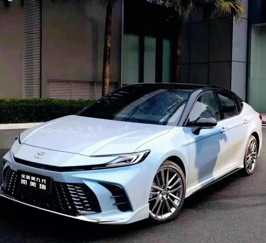 网上有个叫小酸奶的视频博主曾说过，本田飞度五十万以内最好的车，不知她是为了流量，