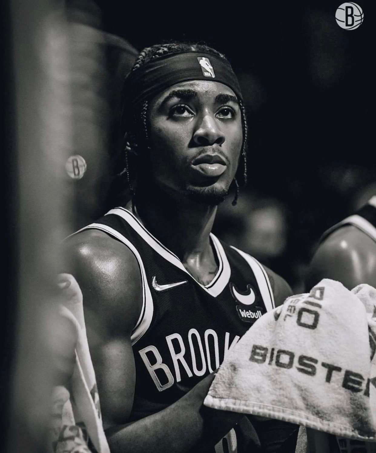 萨拉夫今天15分生涯新高，4抢断生涯新高，其中10分2断是末节。上一位单场至少4