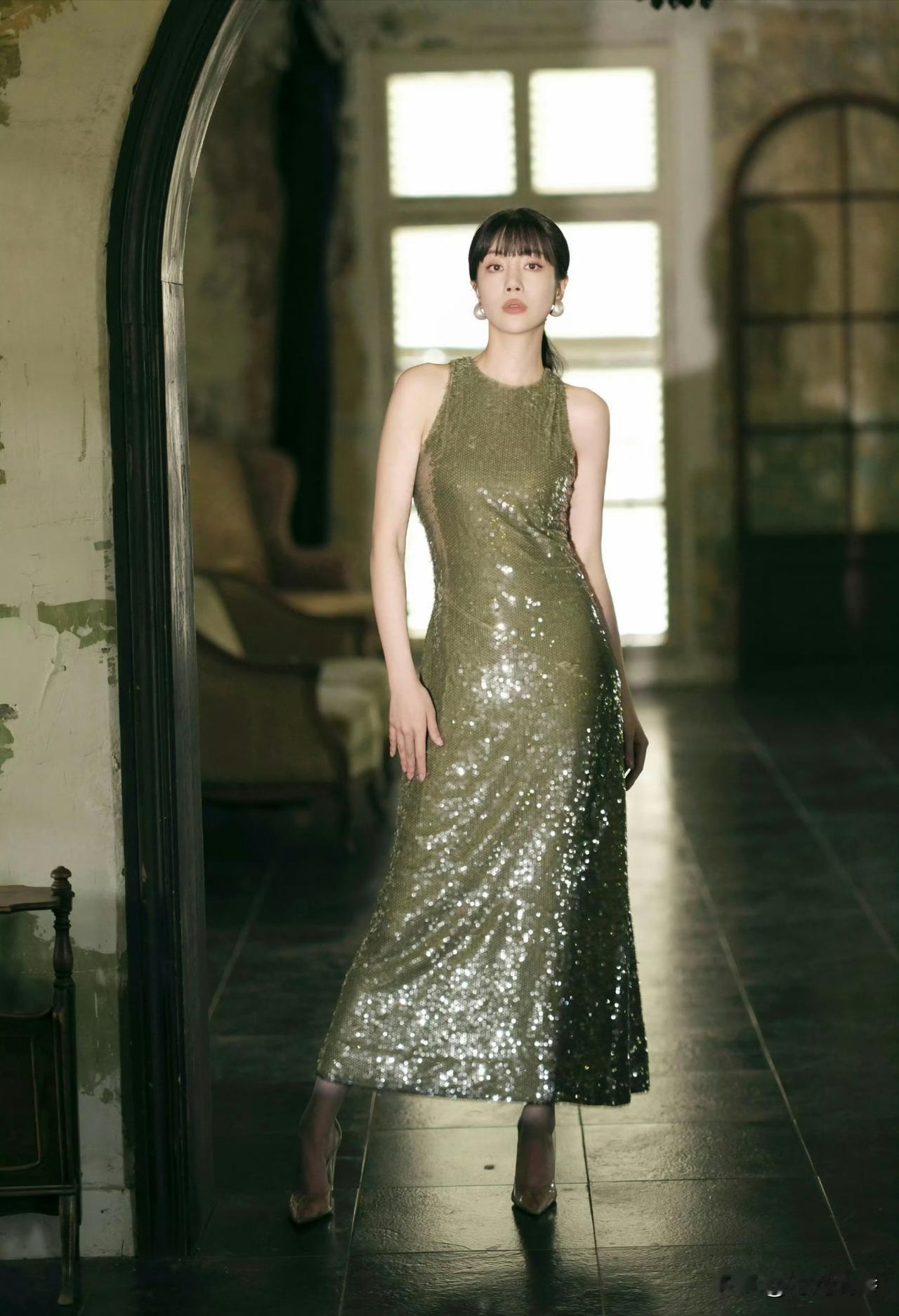 李溪芮，1989年1月30日出生于北京，中国内地女演员，歌手！身高170厘米。颜