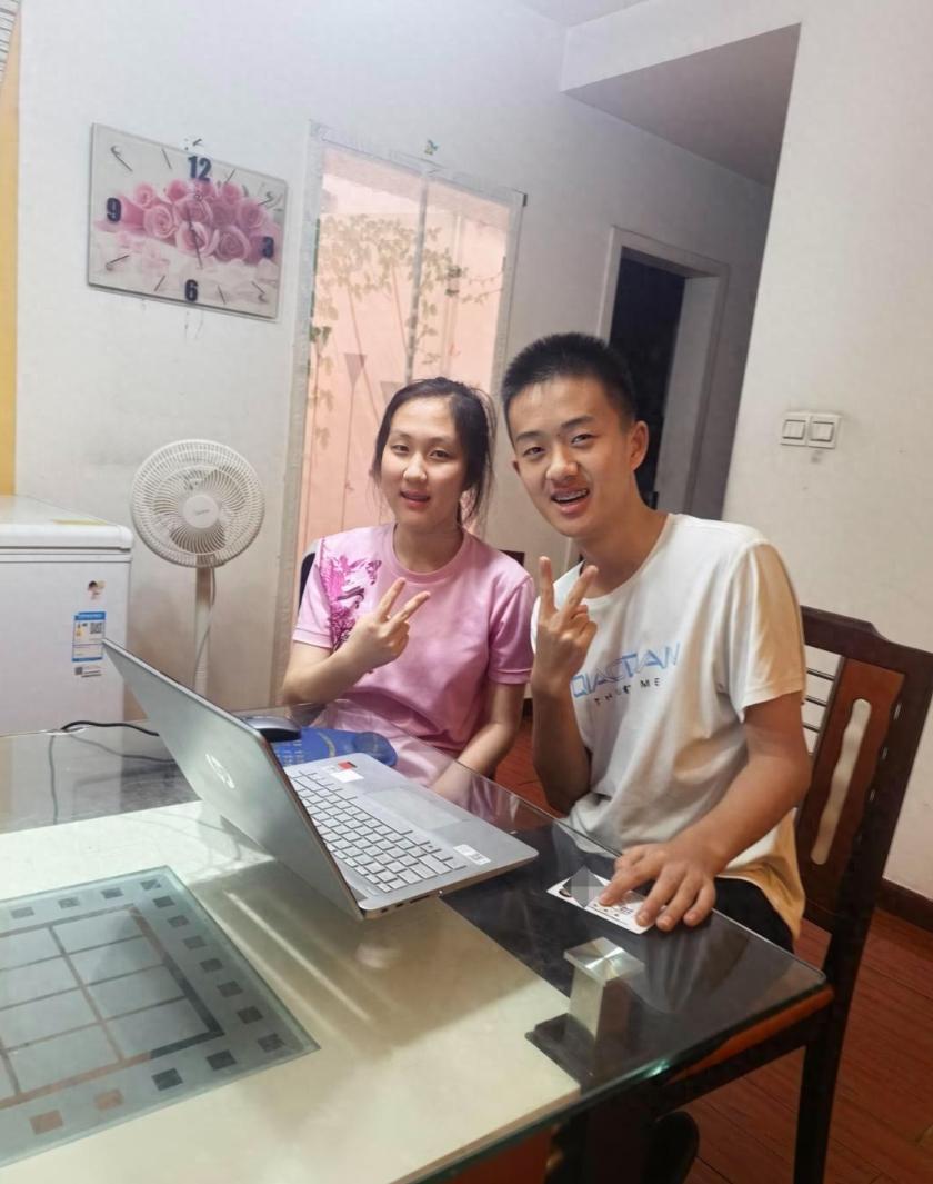 又是别人家的孩子！四川绵阳，一对龙凤胎胎兄妹查询中考成绩，其中妹妹考了753分，