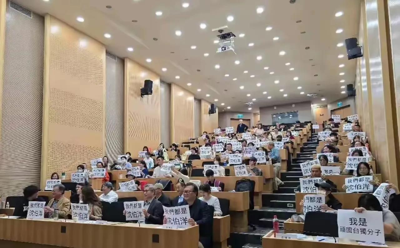 那些叫嚣两岸都是同胞不允许动武的人站出来说两句，看看两岸是不是都是同胞。有很多同