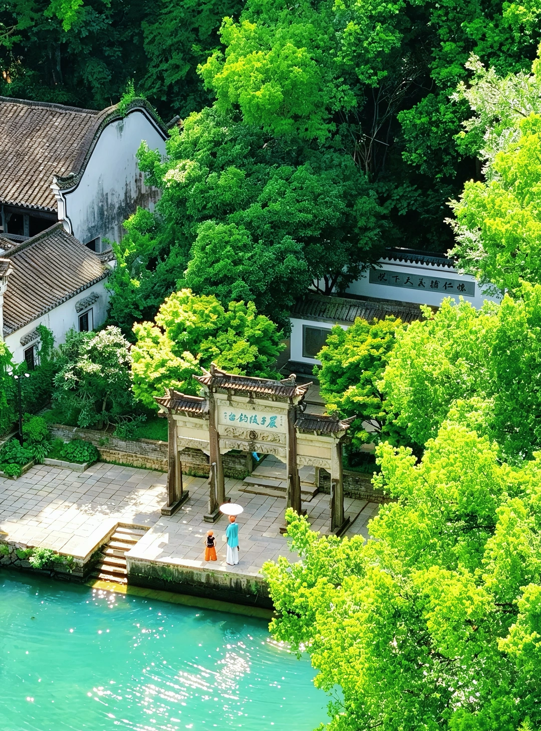 谁懂啊！打开门就是1350年的《富春山居图》