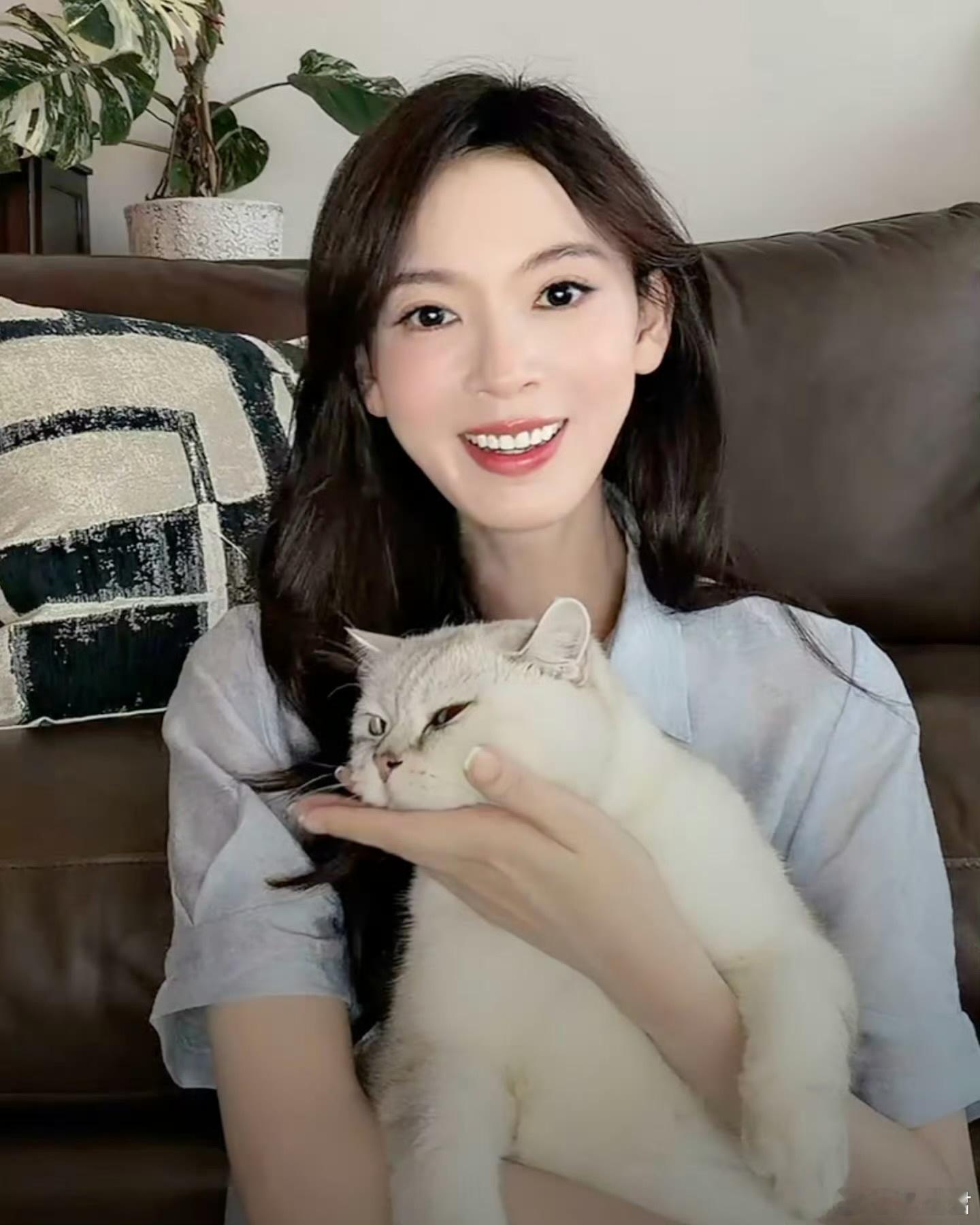 陈瑶直播陈瑶爱上姐姐是我的宿命 很难碰到这么贴心的艺人，陈瑶直播氛围超舒服，主动