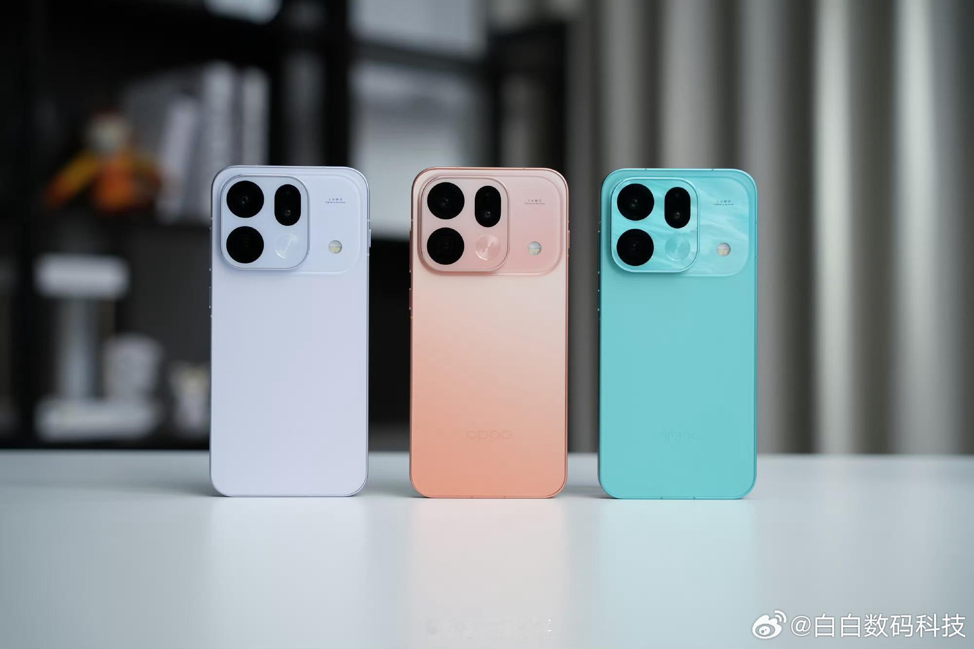 看看三个颜色实拍自在白是那种白中带淡紫的白色乘风青、元气橙辨识度妥妥的全新Col